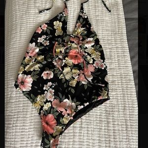 Billabong one piece bathing suit